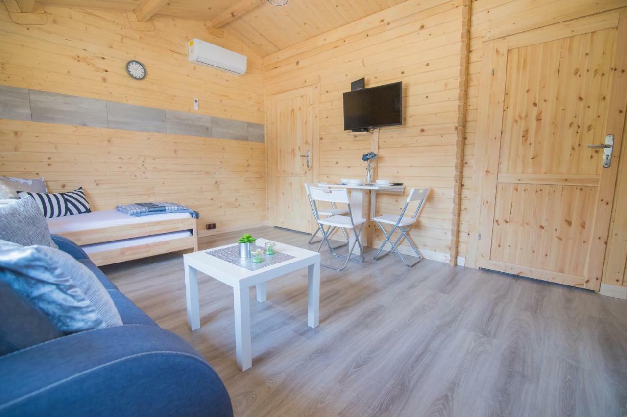 자토르 Familycamp 빌라 외부 사진